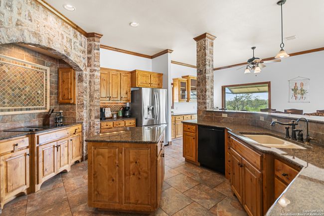 70 Cleo Ln, House other with 4 bedrooms, 4 bathrooms and null parking in Boerne TX | Image 13