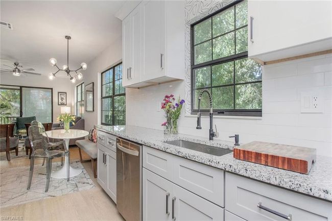 L201 - 5238 Treetops Dr, Condo with 2 bedrooms, 2 bathrooms and null parking in NAPLES FL | Image 13