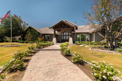 17340 Legend Oaks Ln, Bakersfield, CA, 93314-9408 | Card Image