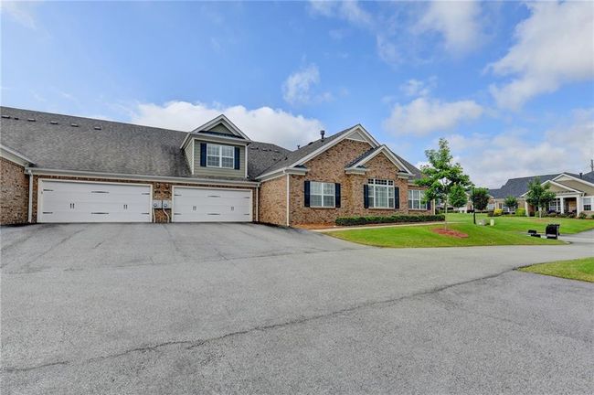 3411 Lindenridge Dr, Condo with 3 bedrooms, 3 bathrooms and null parking in Buford GA | Image 53