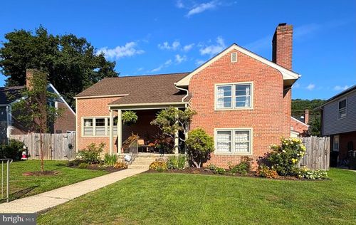 912 Penndale Ave, READING, PA, 19606-1424 | Card Image