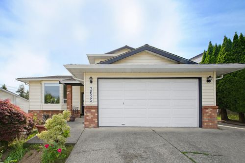 3625 Nootka St, Abbotsford, BC, V2T5A2 | Card Image