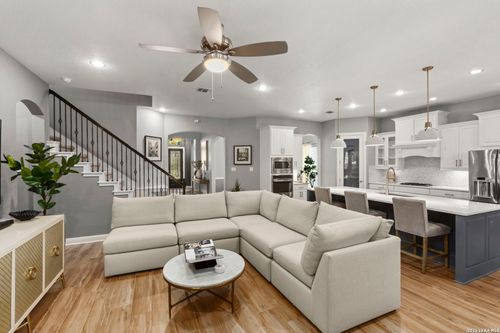 8113 Hyacinth Trce, Boerne, TX, 78015-4493 | Card Image