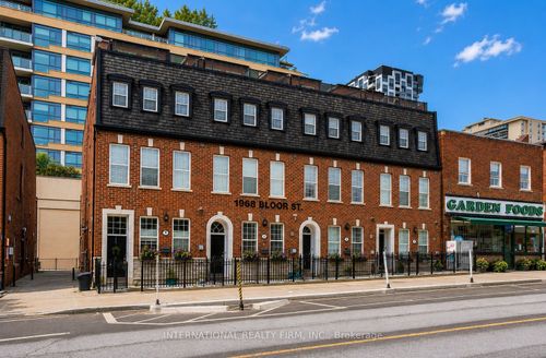 16-1970 Bloor St W, Toronto, ON, M6P3K9 | Card Image
