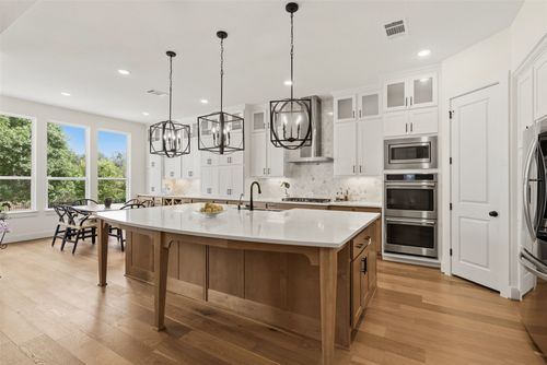 542 Running Bird Rd, Austin, TX, 78737-4917 | Card Image