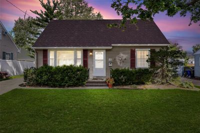 1246 Center Street Ne, House other with 3 bedrooms, 1 bathrooms and null parking in Cedar Rapids IA | Image 3