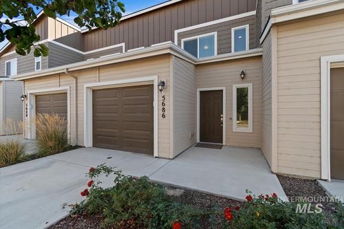 5686 Cherry Ln, Nampa, ID, 83687-9491 | Card Image