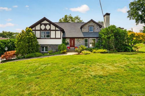 22 Northway, Bronxville, NY, 10708-2324 | Card Image