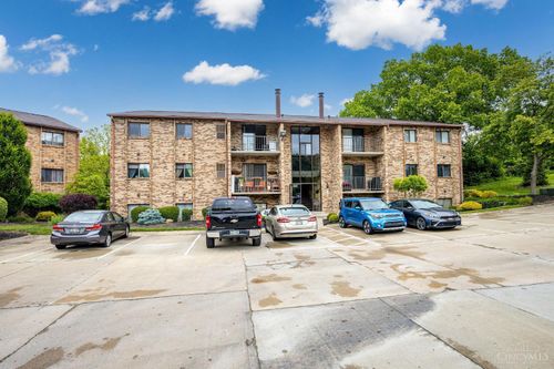 7230 Creekview Dr, Cincinnati, OH, 45241 | Card Image