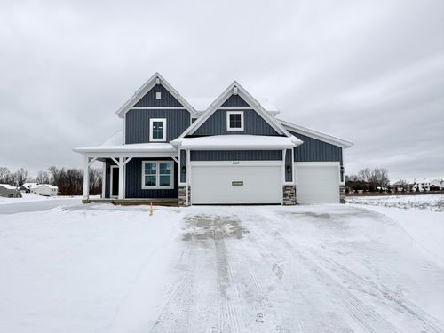 6617 Northfield Dr Sw, Byron Center, MI, 49315-7041 | Card Image