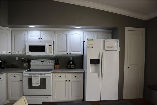 11900 - 11900 Sw 110th Street Cir E, Home with 3 bedrooms, 1 bathrooms and null parking in Miami FL | Image 8