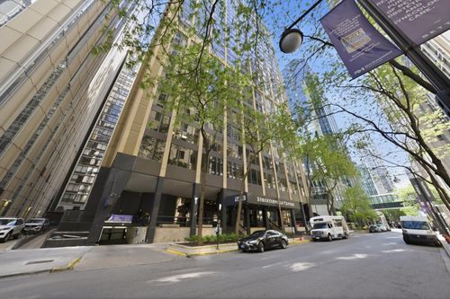 1301-233 Erie St, Chicago, IL, 60611-5943 | Card Image