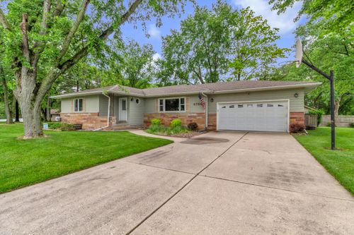 8784 W Oakwood Dr, Saint John, IN, 46373-9762 | Card Image