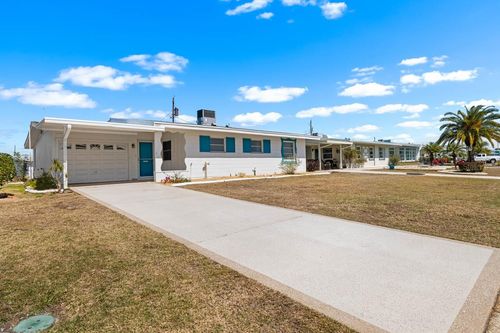 1517 Chevy Chase Dr, SUN CITY CENTER, FL, 33573-5317 | Card Image