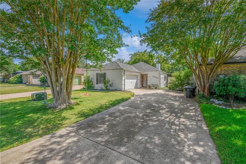 8108 Butler Ridge Dr, College Station, TX, 77845-4153 | Card Image