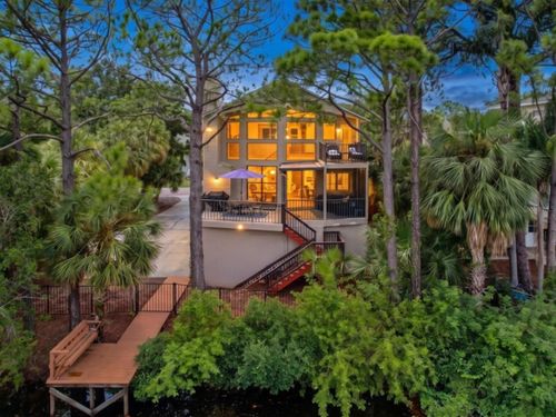 777 Claudia Ln, Palm Harbor, FL, 34683-4253 | Card Image