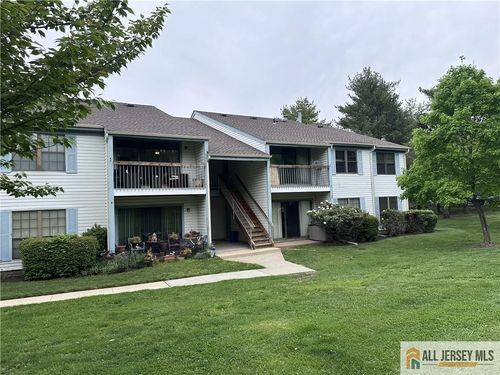 238-48 Crabapple Ln, FRANKLIN PARK, NJ, 08823-1408 | Card Image