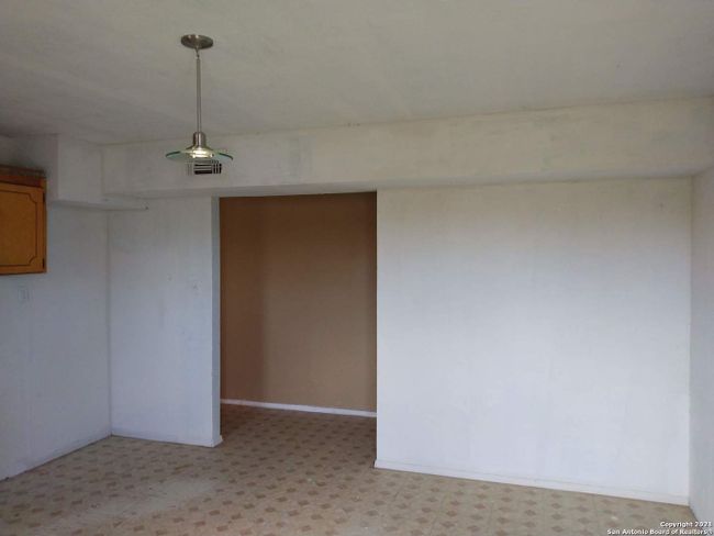 111 Austin St, House other with 5 bedrooms, 2 bathrooms and null parking in Asherton TX | Image 14