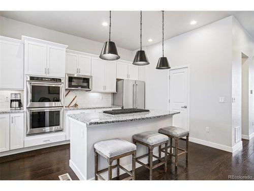 181 S Monaco Pkwy, Denver, CO, 80224-3052 | Card Image