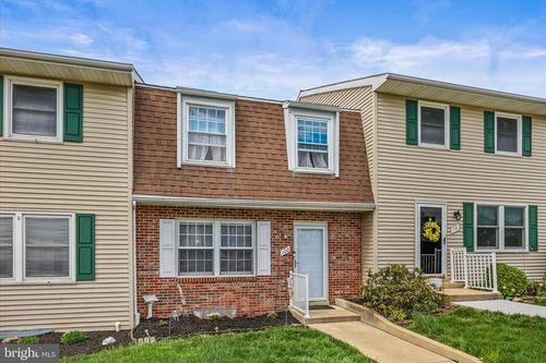 100-100 Dew Drop Ct, YORK, PA, 17403-4940 | Card Image