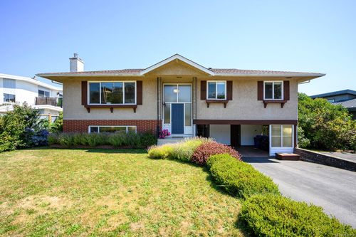 178 Rodello St, Comox, BC, V9M1V2 | Card Image