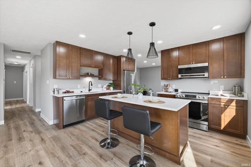 531 S Westwood Dr, Bloomington, IN, 47403-1709 | Card Image