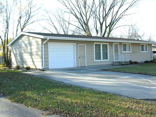 116 Winnebago Way, Forest City, IA, 50436-2211 | Card Image