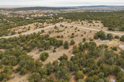 19 Bolivar Loop, Tijeras, NM, 87059-7208 | Card Image