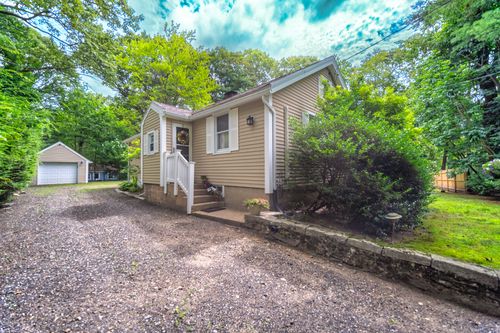 39 Woodland Dr, Lebanon, CT, 06249-2140 | Card Image