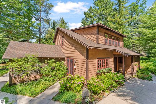 5225 S Faculty Row, Glen Arbor, MI, 49636-5136 | Card Image