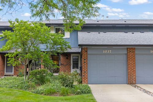 1037 Briarcliffe Blvd, Wheaton, IL, 60189-7643 | Card Image