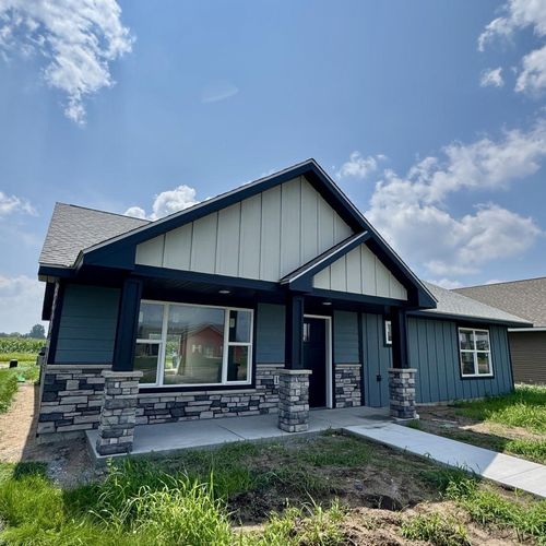 1928 Sandstone Loop S, Sartell, MN, 56377-4686 | Card Image