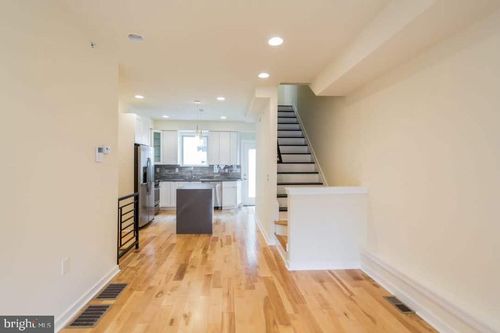 1-806 N Burns St, PHILADELPHIA, PA, 19130-2252 | Card Image