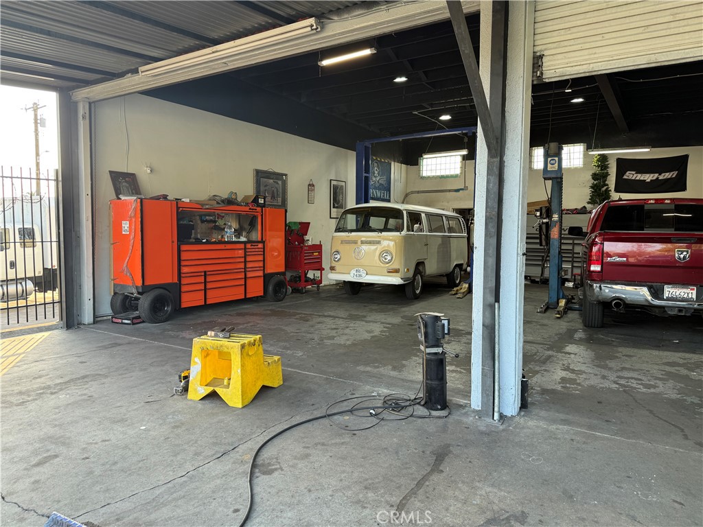 Commercial Sale in Altadena 3