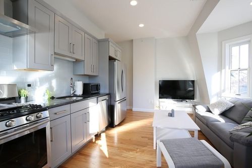 2l-20 George St, Somerville, MA, 02145-3305 | Card Image