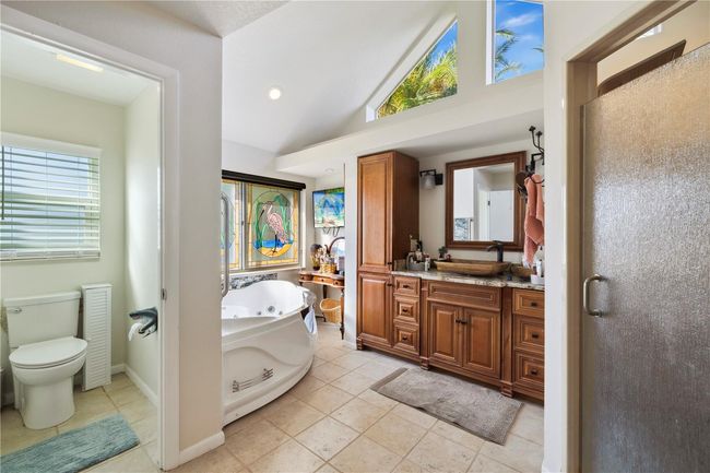 Owners Bath | Image 19