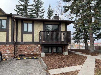 220 Storybook Terr Nw, Townhouse with 2 bedrooms, 1 bathrooms and 1 parking in Calgary AB | Image 1