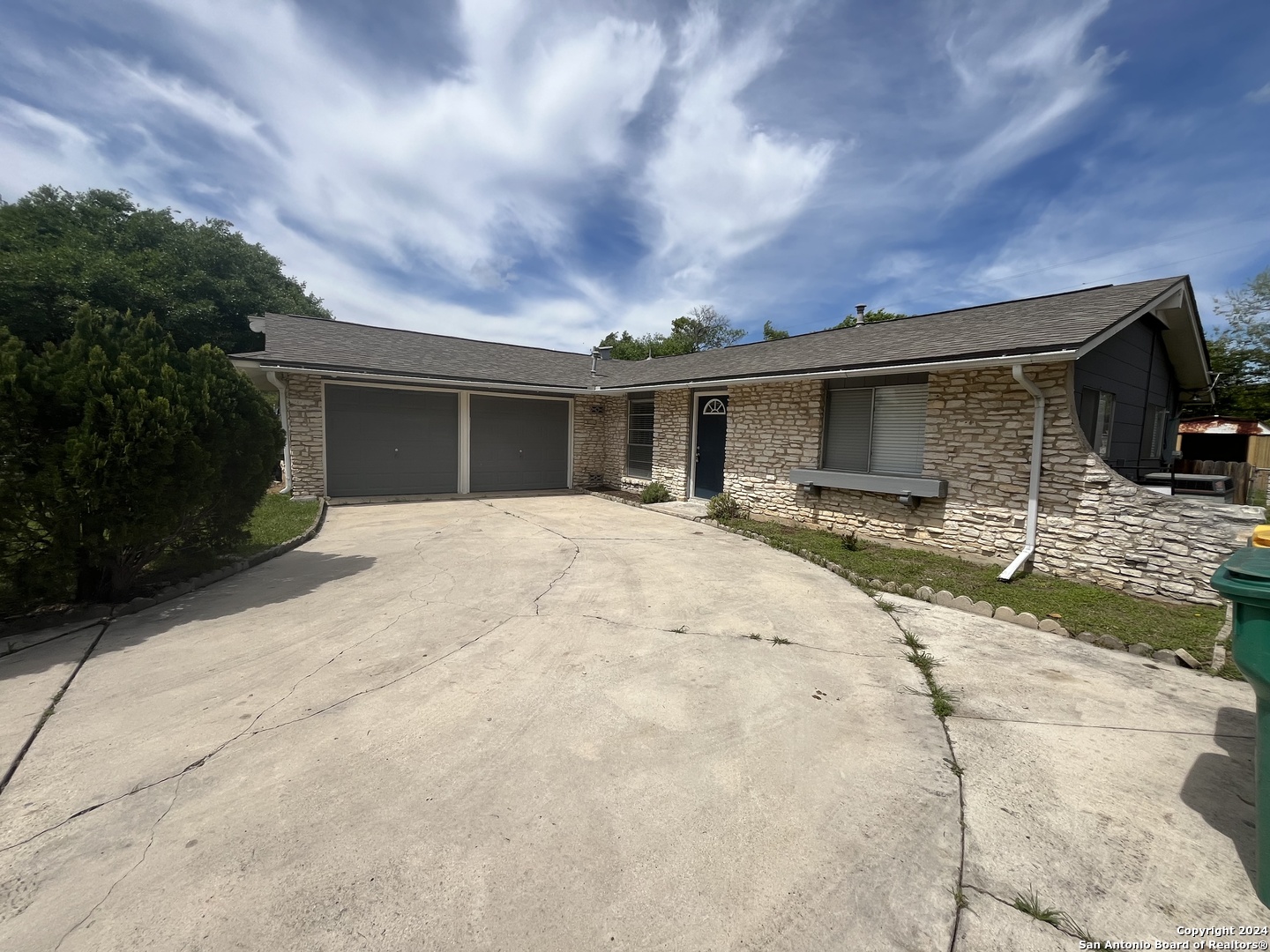 LA Jolla , Live Oak, TX 78233