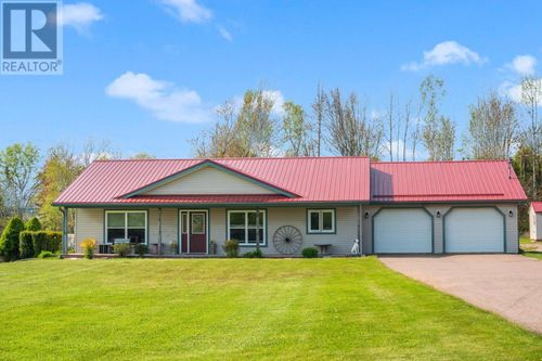136 Crooked Creek Rd, Oyster Bed Bridge, PE, C1E0M1 | Card Image