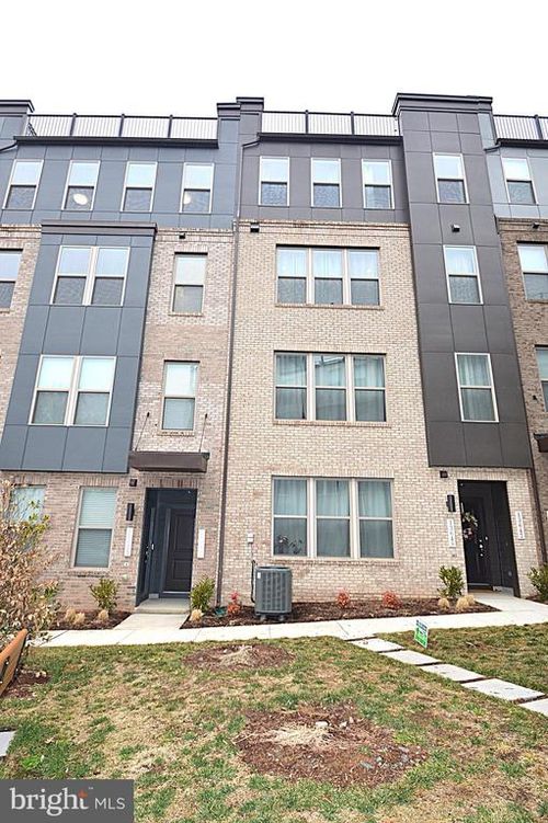 13651 Innovation Station Loop, HERNDON, VA, 20171-6509 | Card Image