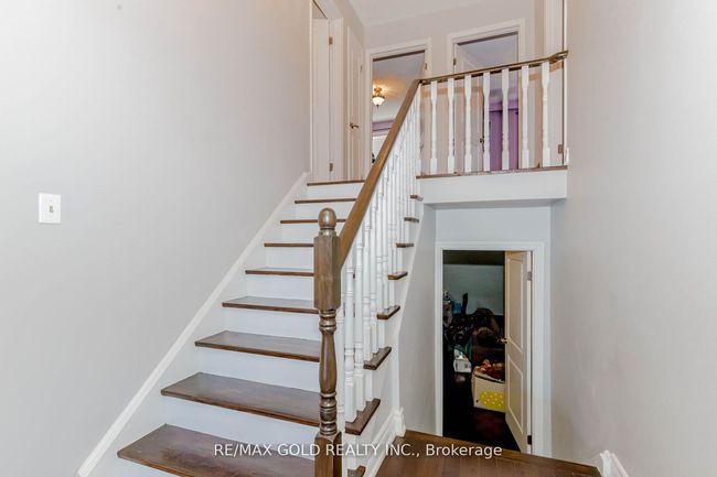 298 Royal Salisbury Way, House attached with 6 bedrooms, 3 bathrooms and 3 parking in Brampton ON | Image 23