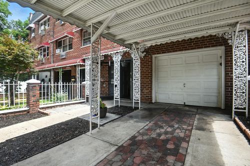 3224 Gunther Ave, Bronx, NY, 10469-3112 | Card Image