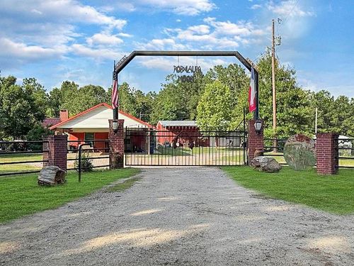341 Red Wolf Ln, Brookeland, TX, 75931-5027 | Card Image