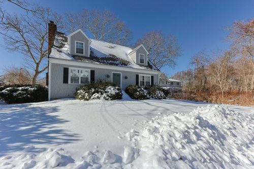 24 Montgomery Ct, Falmouth, MA, 02540-3550 | Card Image