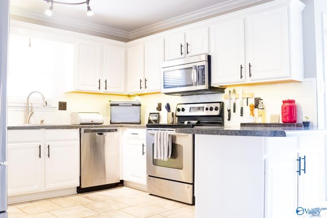 1508 Berrivine Dr, House other with 4 bedrooms, 3 bathrooms and null parking in Hartselle AL | Image 10