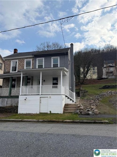 212 W Bacon St, Pottsville, PA, 17901-3913 | Card Image