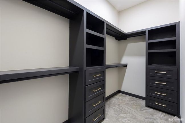 1209 Rhett Dr, House other with 3 bedrooms, 4 bathrooms and 2 parking in Pharr TX | Image 12
