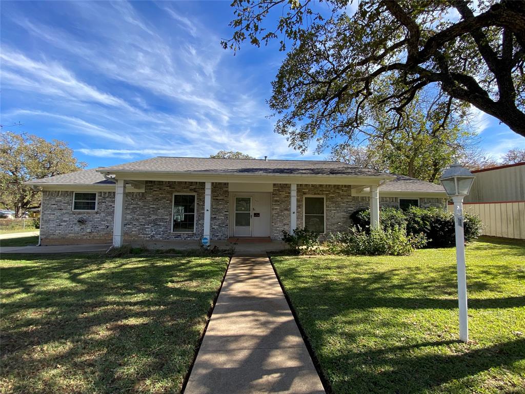 Austin Dr, Mineral Wells, TX 76067