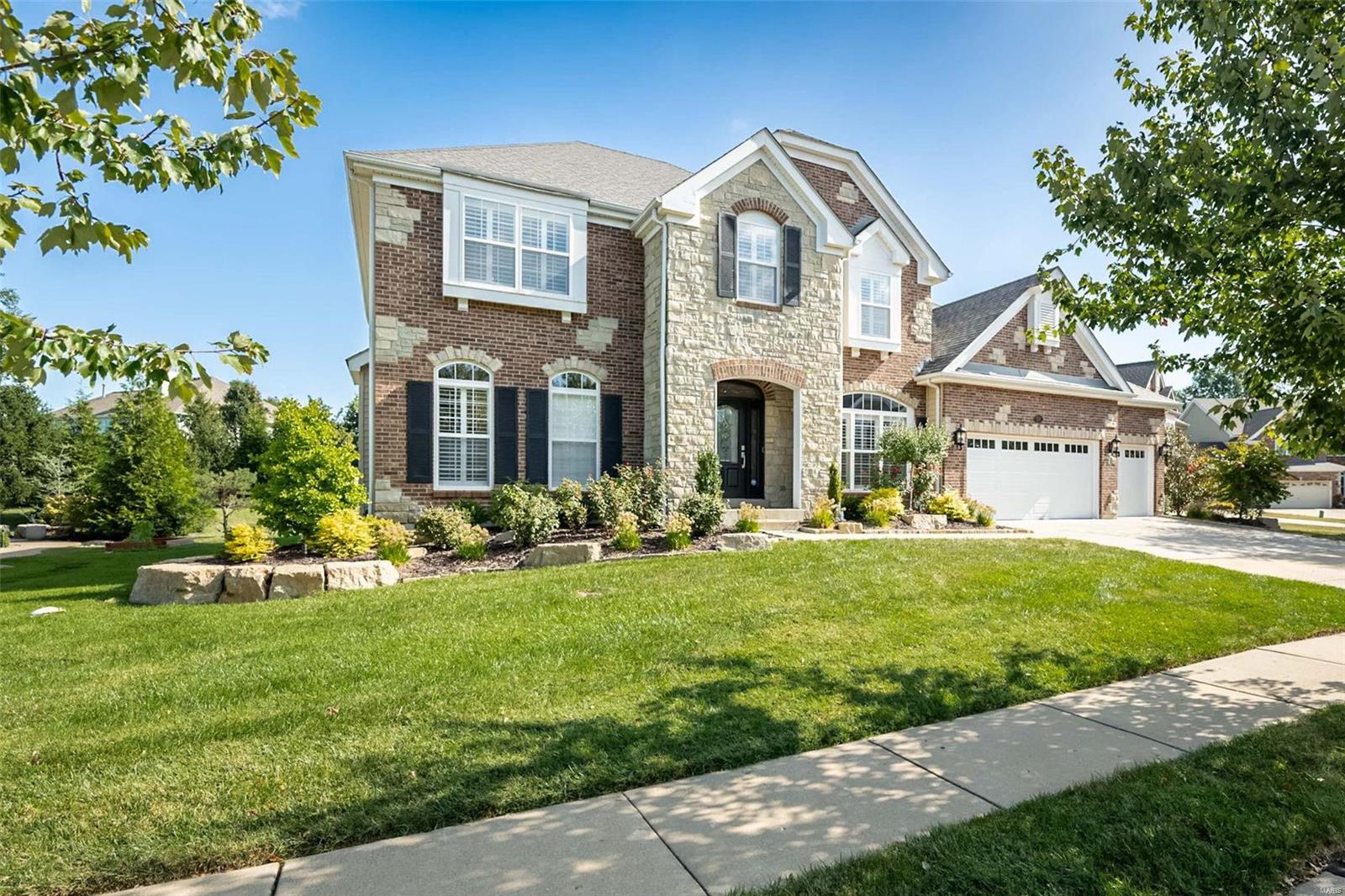 Bountiful Pointe Cir, Wildwood, MO 63040