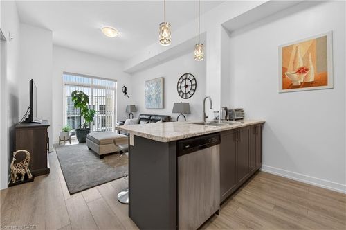 638-5055 Greenlane Road, Beamsville, ON, L0R1B3 | Card Image